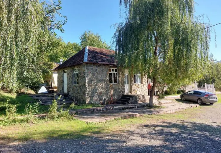 1633 m² Obyekt / Ofis Satılır, Quba