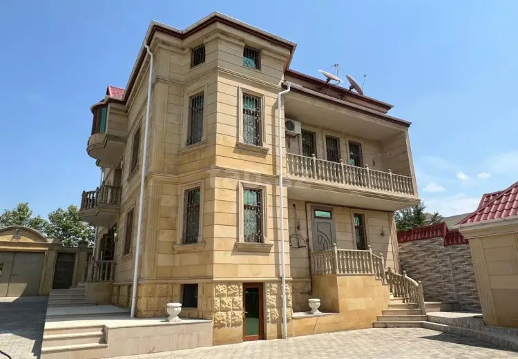 8 otaqlı mənzil , Şamaxı
