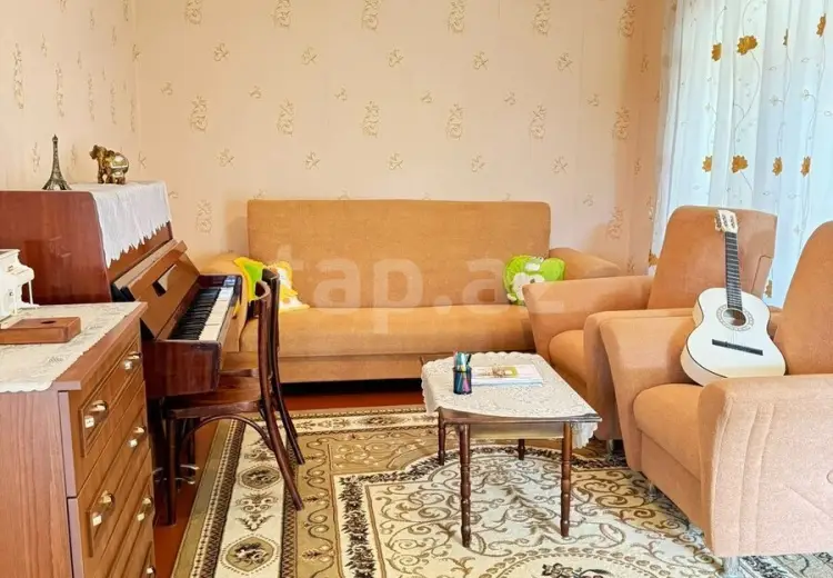 10 otaqlı mənzil , Şəki