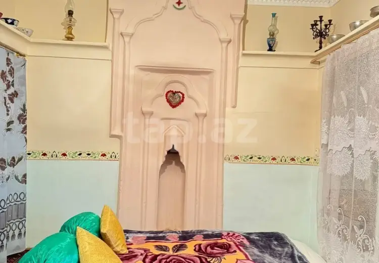10 otaqlı mənzil , Şəki
