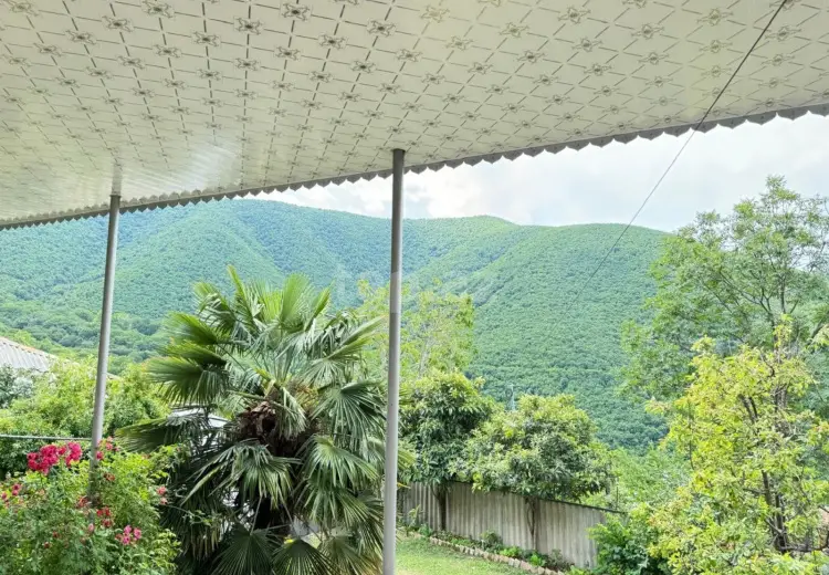 10 otaqlı mənzil , Şəki