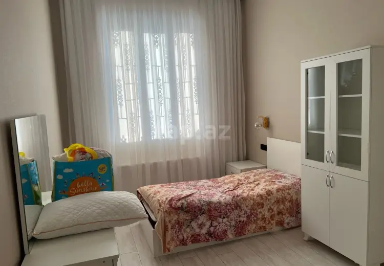 8 otaqlı mənzil , Gəncə