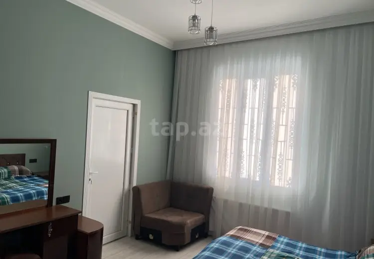 8 otaqlı mənzil , Gəncə