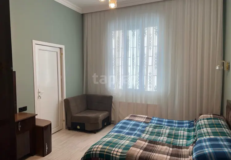 8 otaqlı mənzil , Gəncə