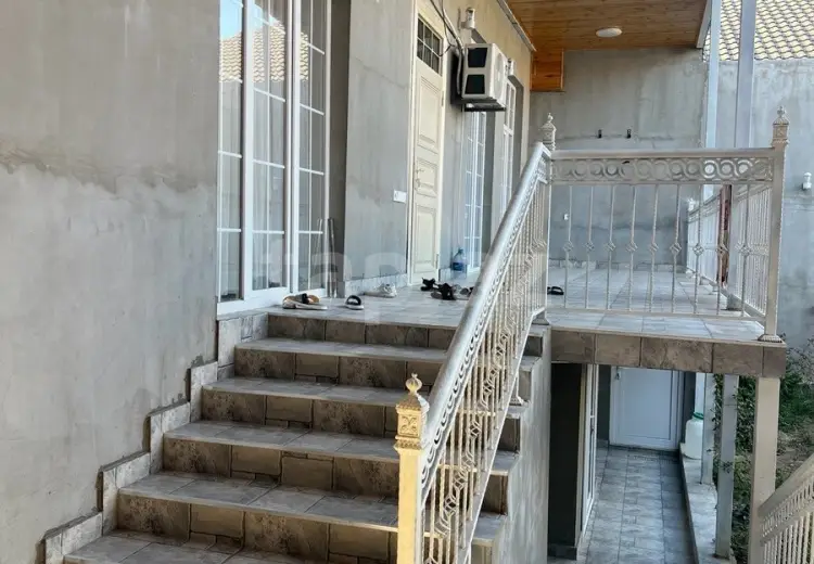 8 otaqlı mənzil , Gəncə