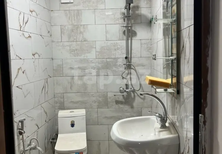 8 otaqlı mənzil , Gəncə