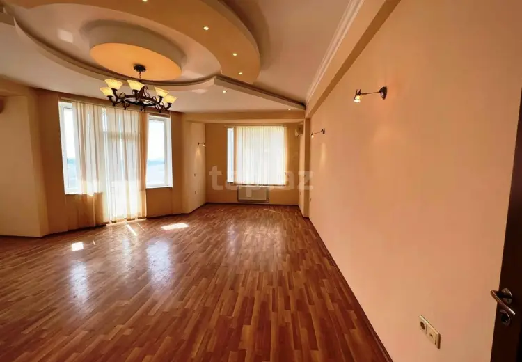 3 otaqlı mənzil , Bakı