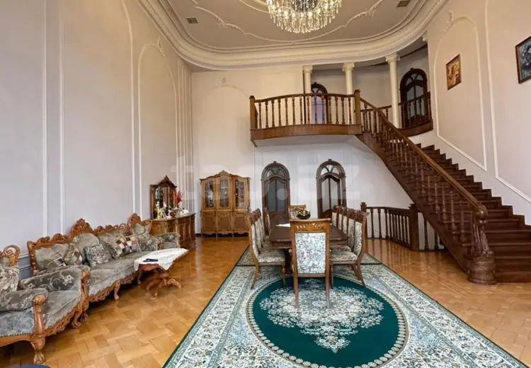 10 otaqlı mənzil , Bakı
