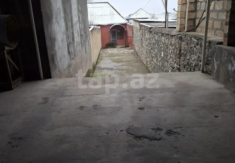 4 otaqlı mənzil , Şəki