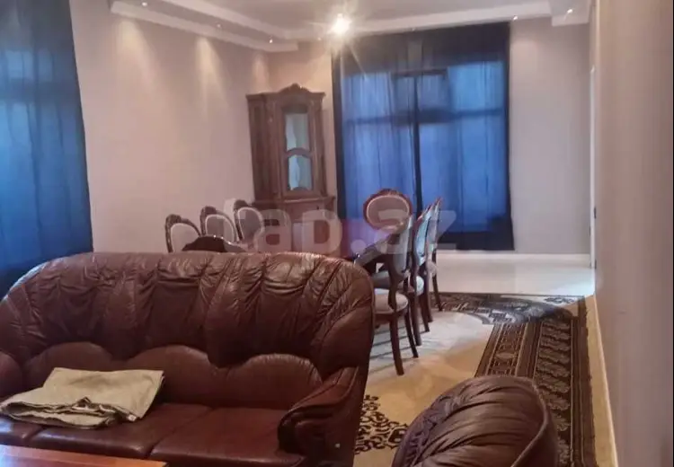 6 otaqlı mənzil , Bakı