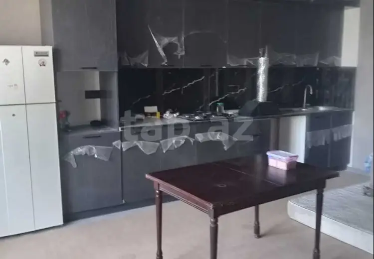 6 otaqlı mənzil , Bakı