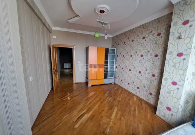 3 otaqlı mənzil , Bakı