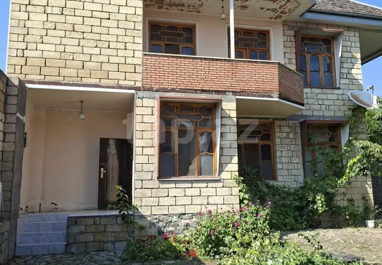 4 otaqlı mənzil , Şəki