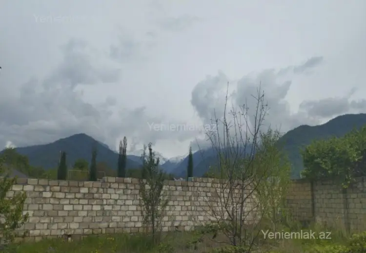 10 sot Torpaq Satılır, Qəbələ
