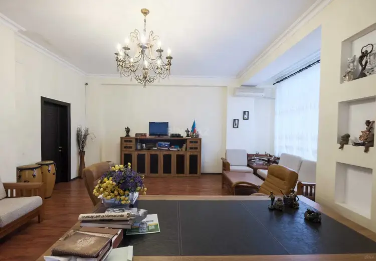 200 m² Obyekt / Ofis Satılır, Yasamal, Bakı