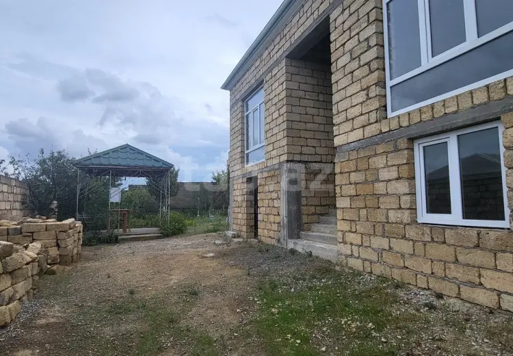 8 otaqlı mənzil , Bakı