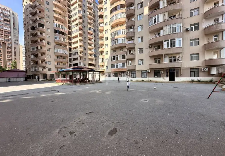4 otaqlı mənzil , Bakı