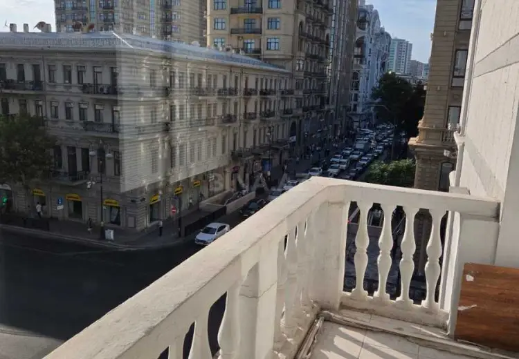 4 otaqlı mənzil Satılır, Sahil qəs., Səbail, Bakı