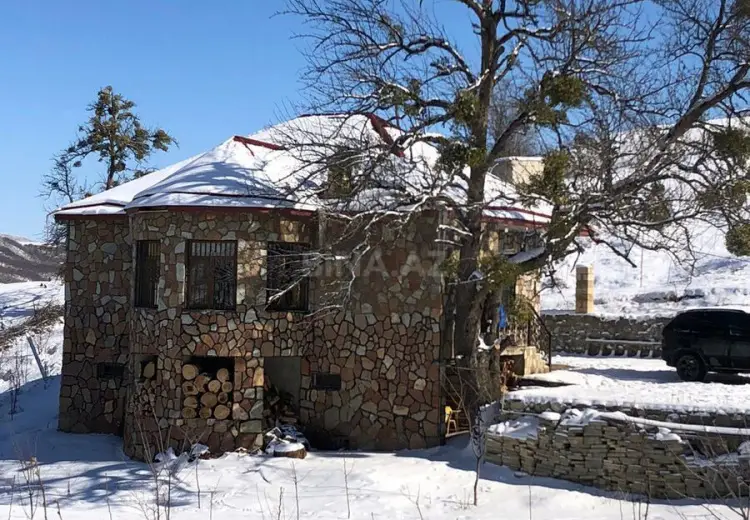 3 otaqlı mənzil Satılır, Quba