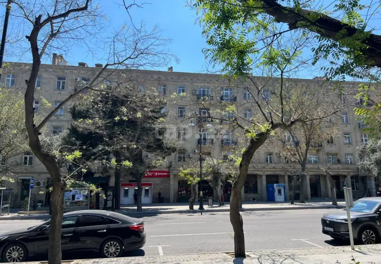 3 otaqlı mənzil , Bakı