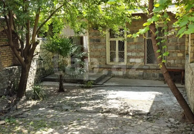 4 otaqlı mənzil , Şəki