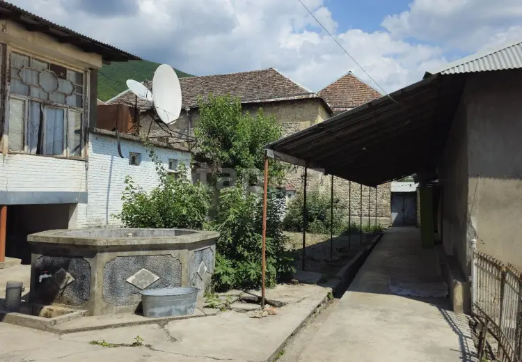 4 otaqlı mənzil , Şəki