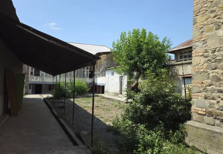 4 otaqlı mənzil , Şəki