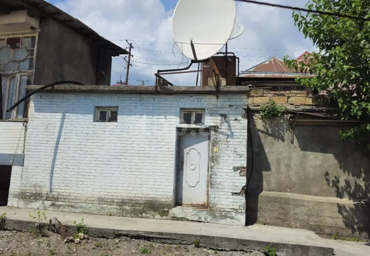 4 otaqlı mənzil , Şəki