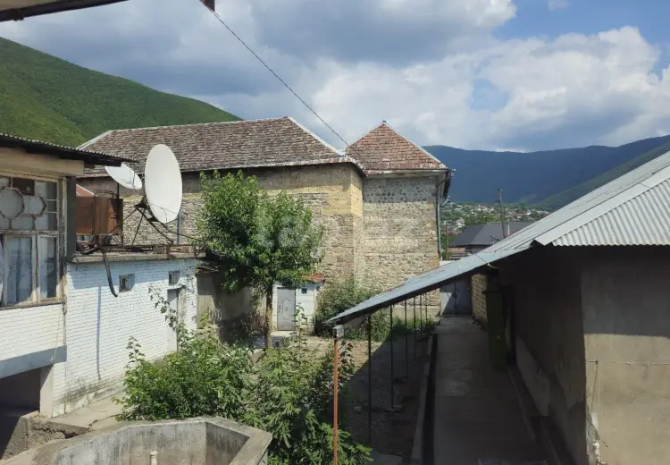 4 otaqlı mənzil , Şəki
