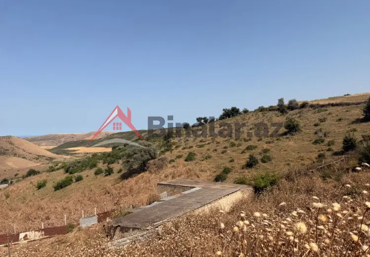 300 sot Torpaq Satılır, Siyəzən