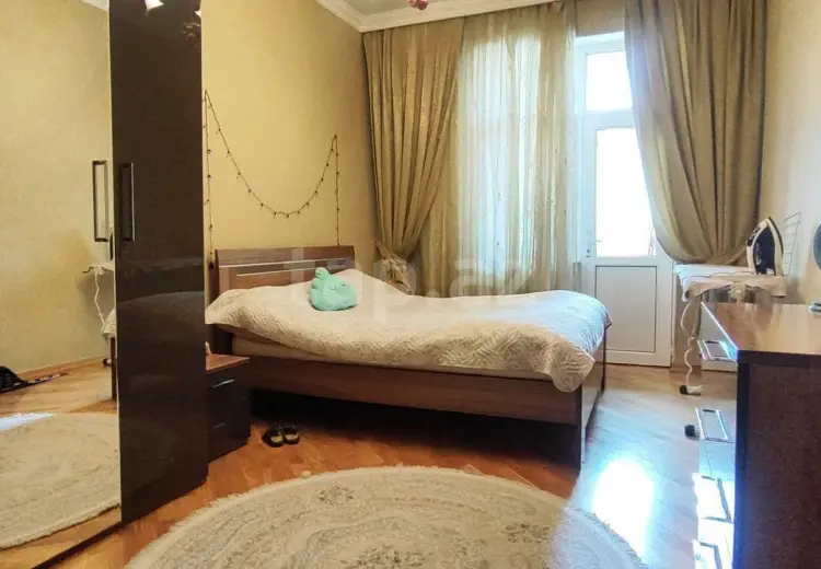 4 otaqlı mənzil , Bakı