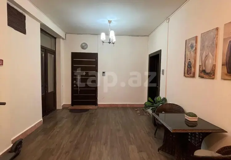 4 otaqlı mənzil , Bakı
