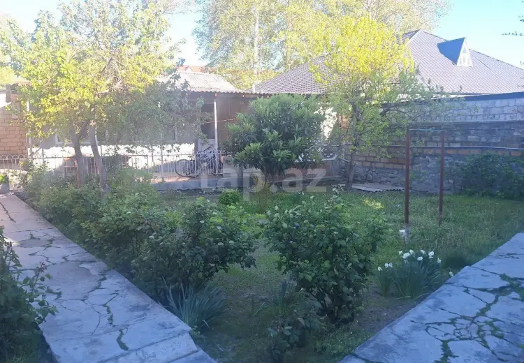 3 otaqlı mənzil , Şəki