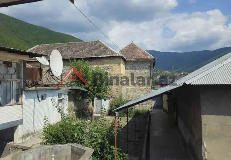 4 otaqlı mənzil Satılır, Şəki