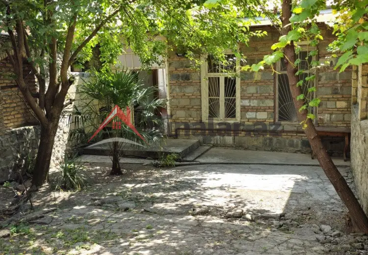4 otaqlı mənzil Satılır, Şəki