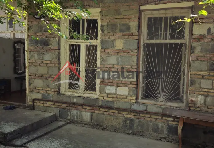 4 otaqlı mənzil Satılır, Şəki