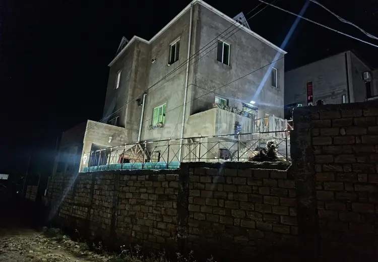 4 otaqlı mənzil , Bakı