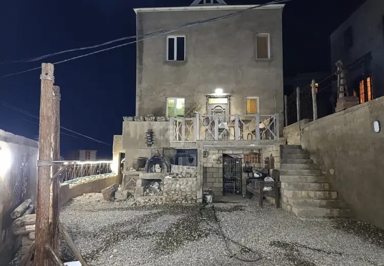 4 otaqlı mənzil , Bakı
