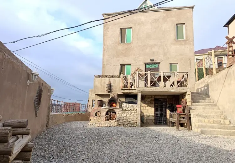 4 otaqlı mənzil , Bakı