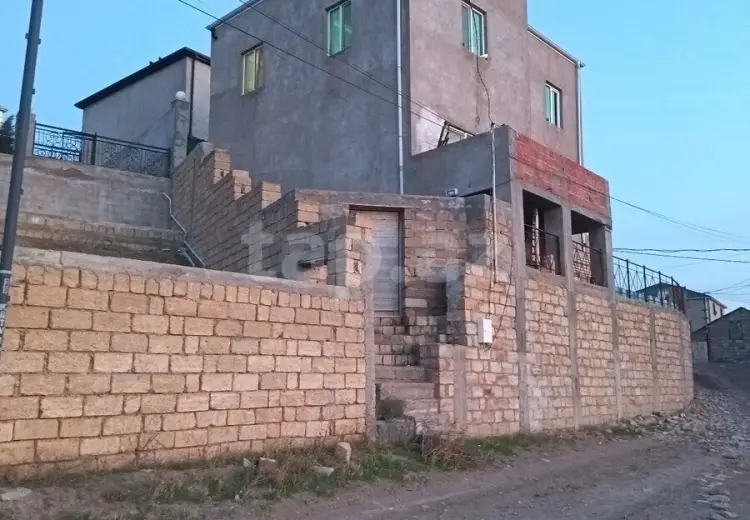 4 otaqlı mənzil , Bakı