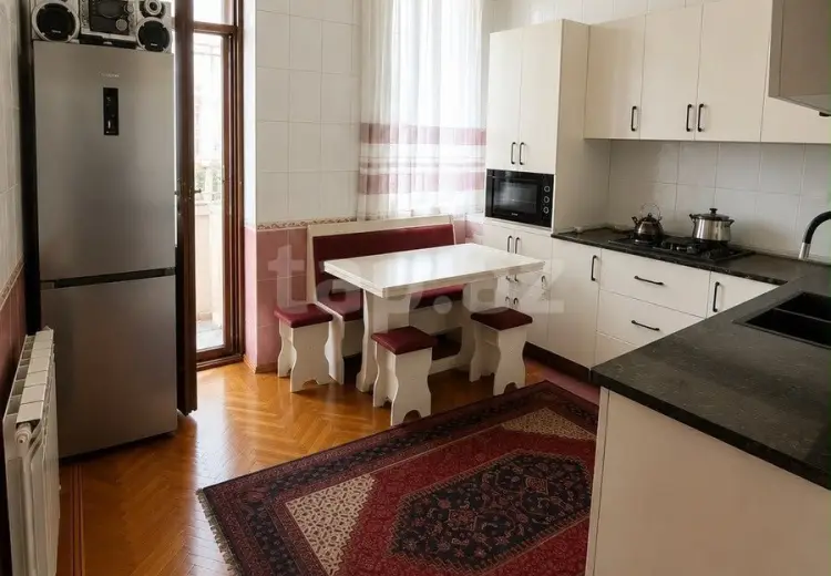 3 otaqlı mənzil , Bakı