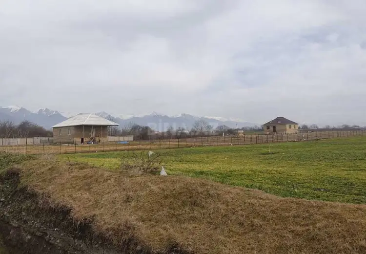 12 sot Torpaq Satılır, Qəbələ