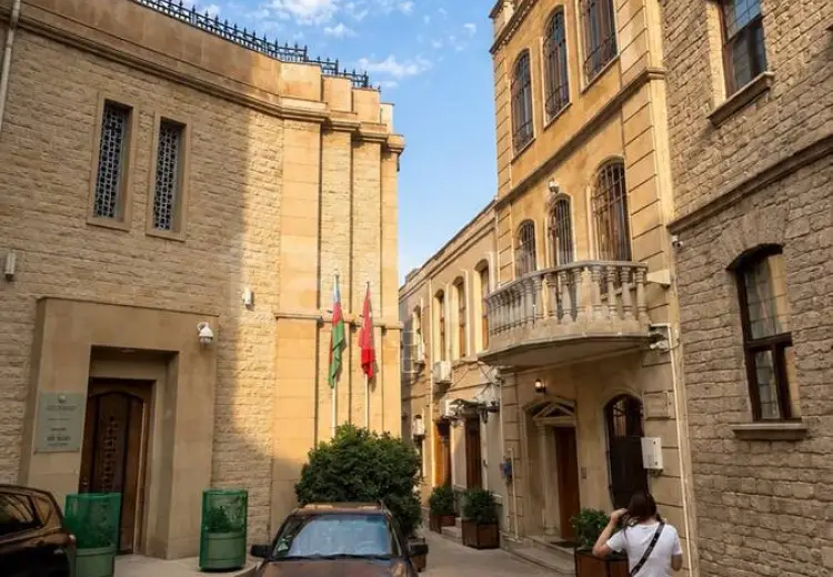 7 otaqlı mənzil , Bakı