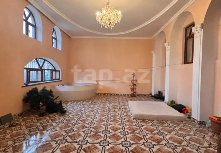 11 otaqlı mənzil , Gəncə