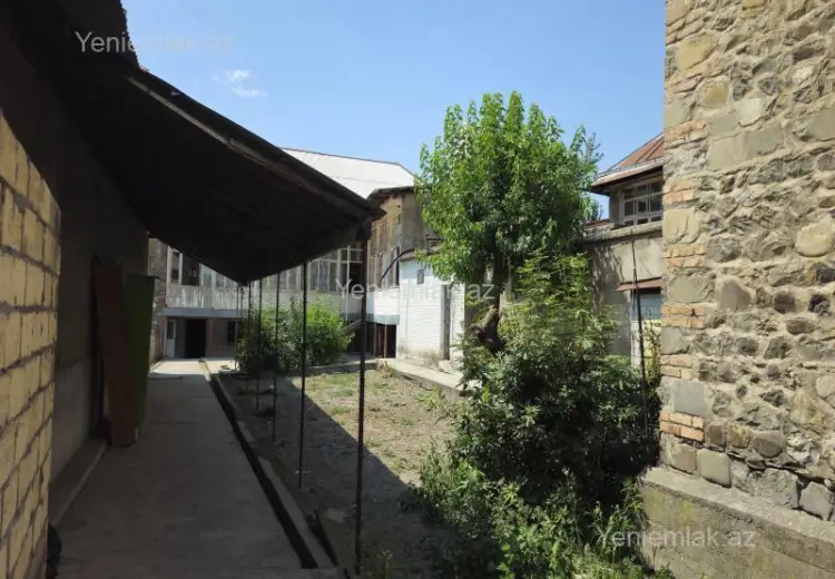 4 otaqlı mənzil Satılır, Şəki