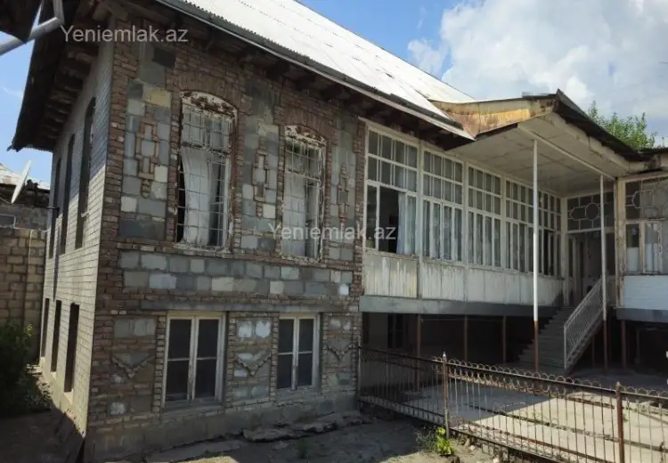 4 otaqlı mənzil Satılır, Şəki