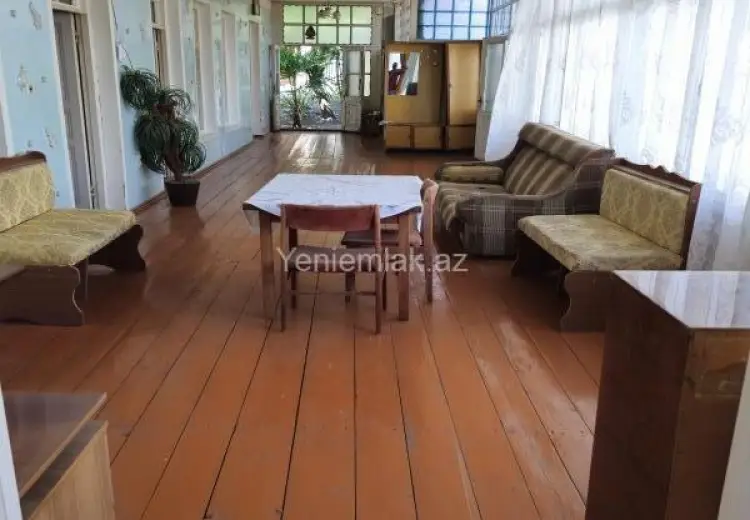 4 otaqlı mənzil Satılır, Şəki