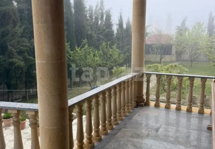 8 otaqlı mənzil , Bakı