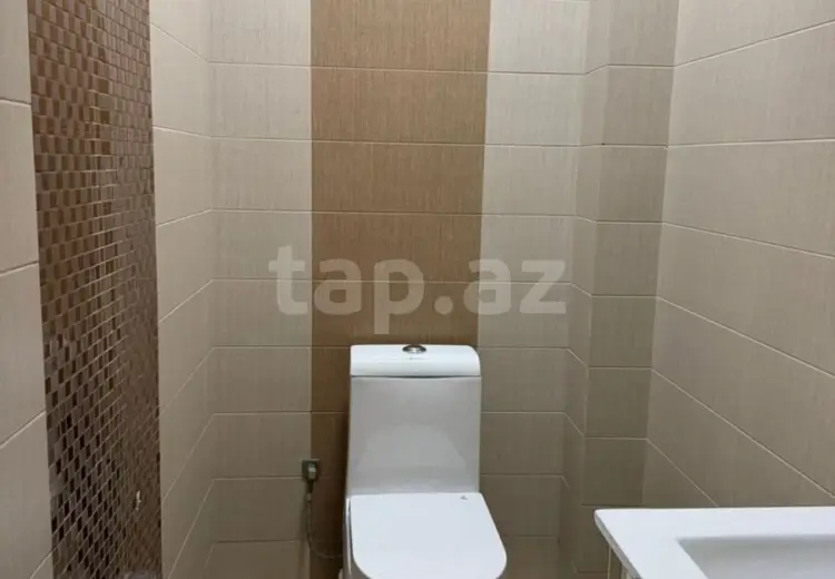 8 otaqlı mənzil , Bakı