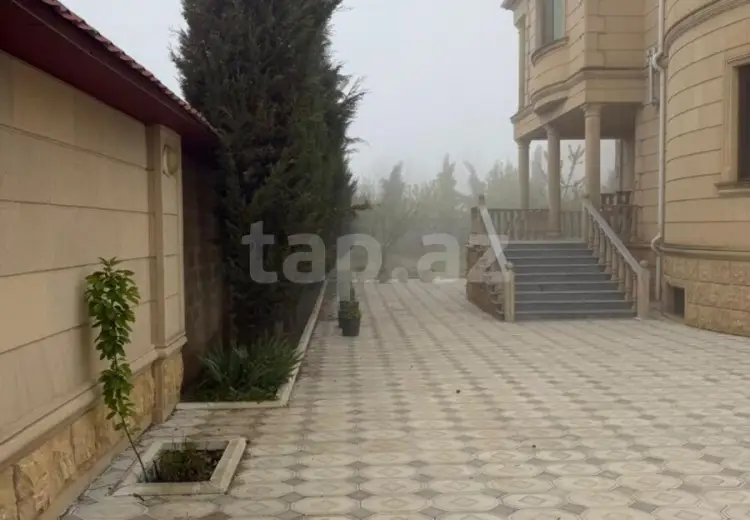 8 otaqlı mənzil , Bakı